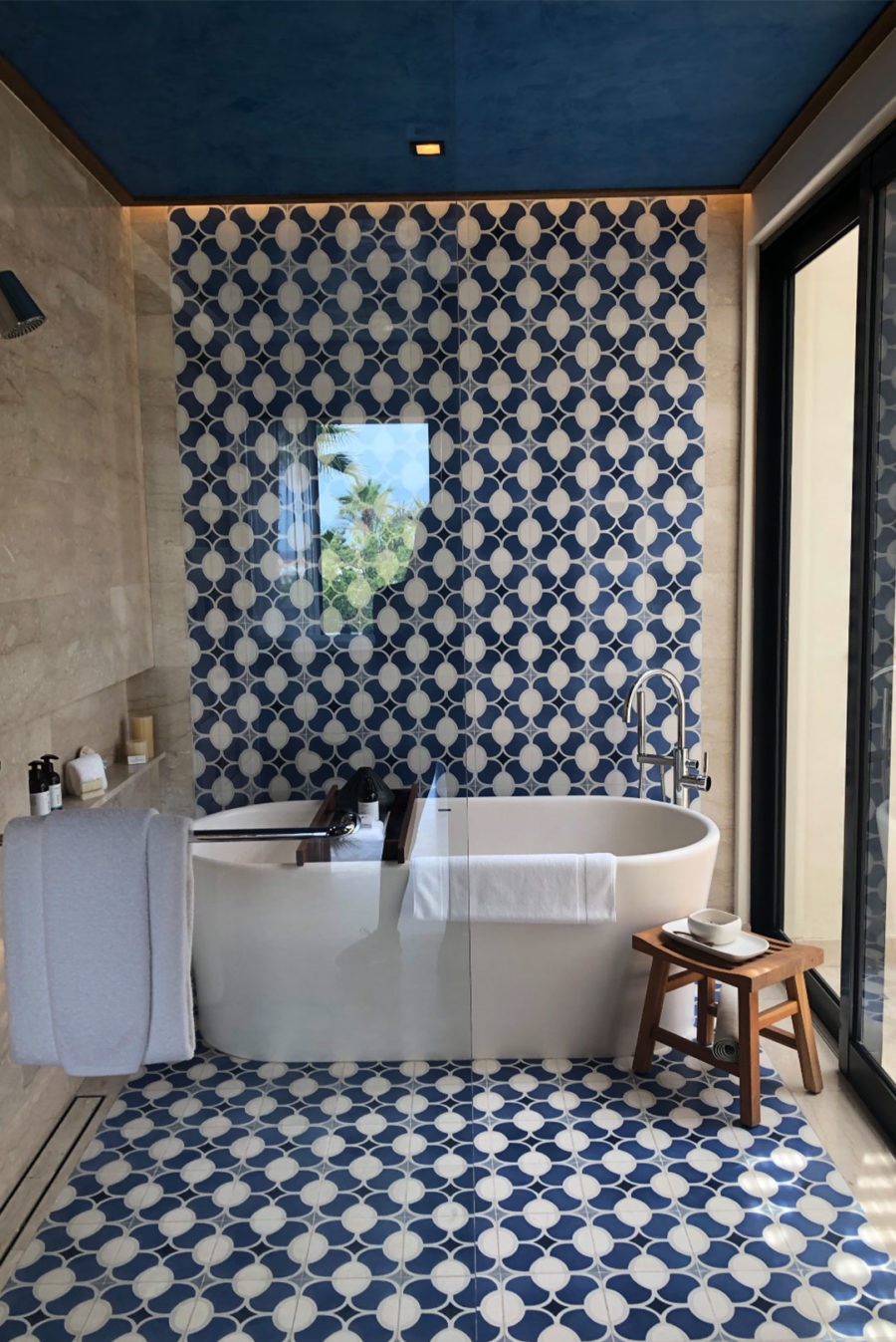 photo of bathtub at chileno bay resort