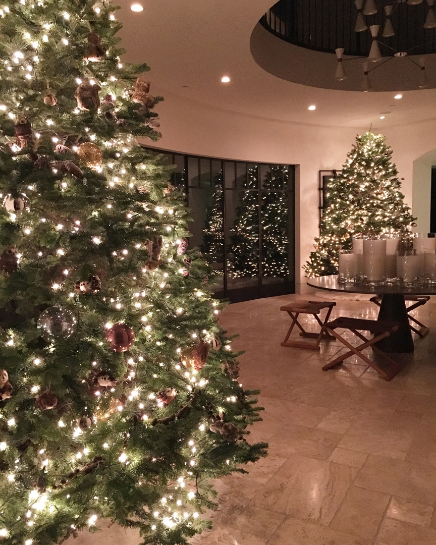 christmas tree in kourtney kardashian&#8217;s house