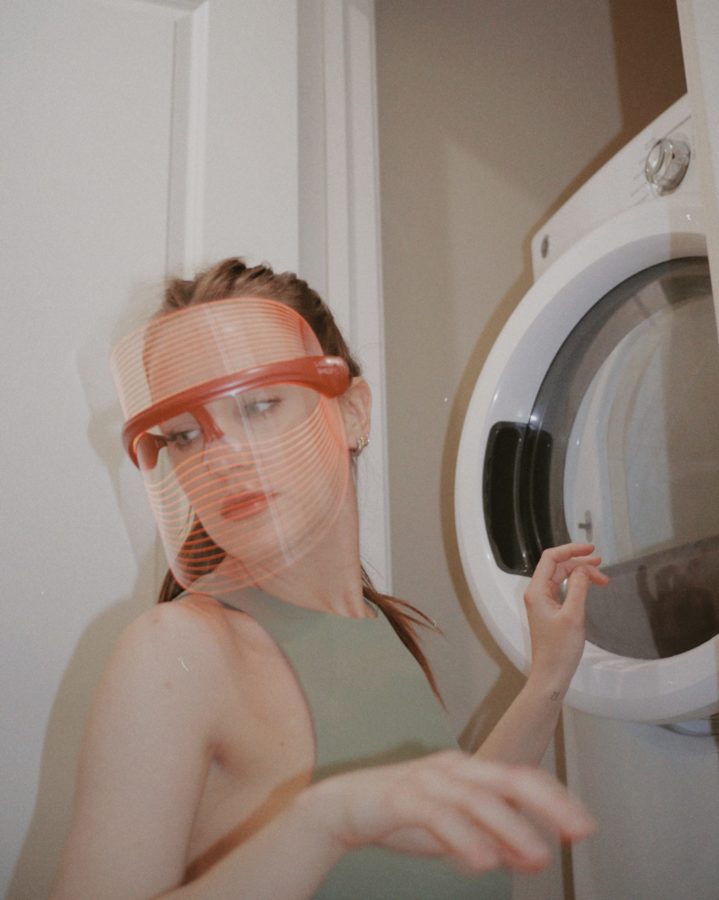 mariah leonard doing washing clothes in dmh mask