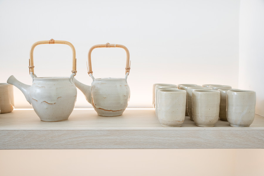 kim kardashian&#8217;s new pantry ivory ceramic cups and teapots close up