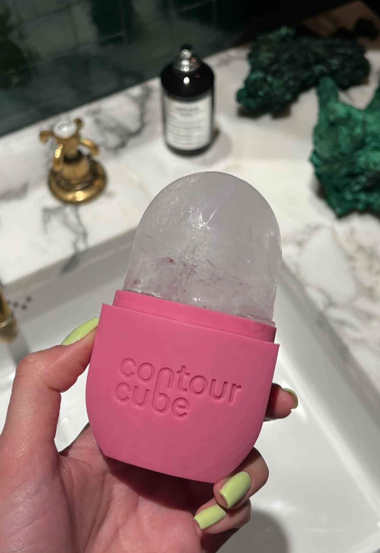 kendall jenner holding contour cube