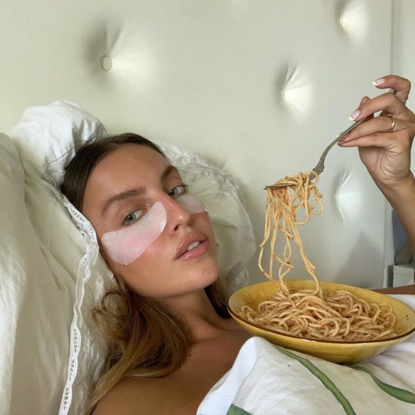 Go to article How Eating Habits Affect the Different Stages of Sleep