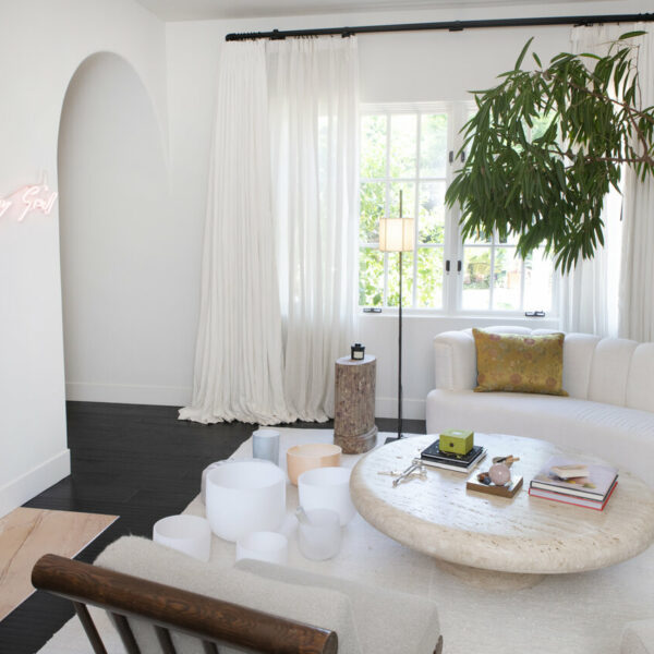 Go to article Kendall Jenner’s High-Vibe Bedroom Sitting Area