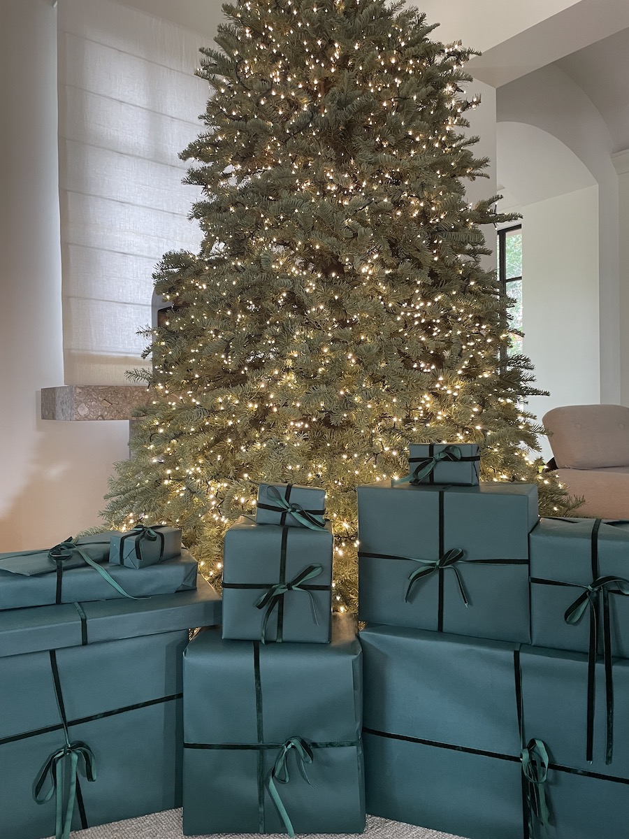 Kourtney Kardashian Barker 2023 Gift Wrapping-1