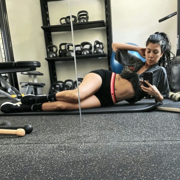 A Fiery Abs Workout from One of Kourtney’s Favorite Trainers
