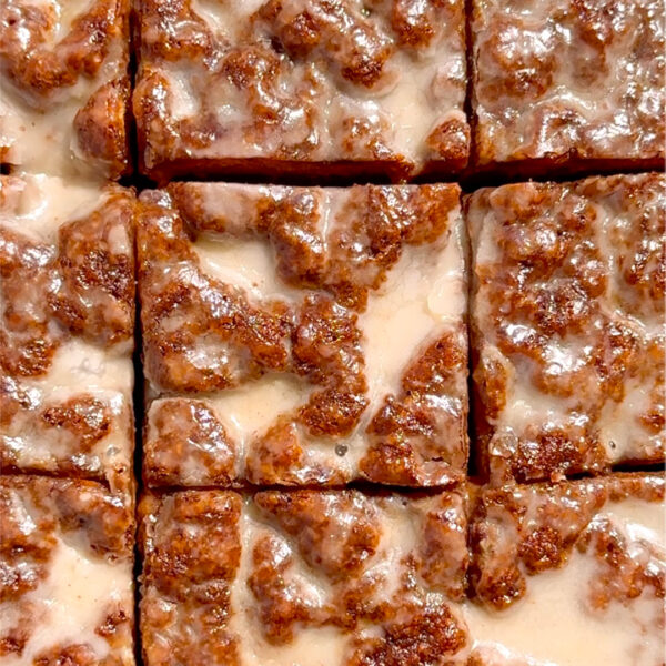 Cinnamon Roll Date Cake